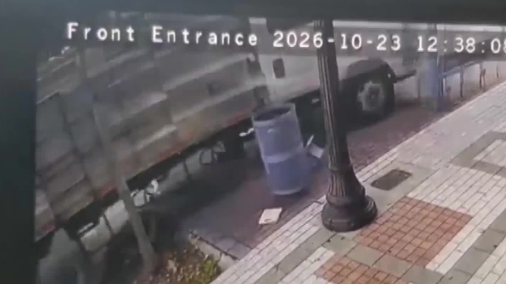 Landscaping truck crashes into bus bench, 3 North Miami businesses, sending 2 passengers to the hospital — CBS Miami, Los Angeles Real Estate news