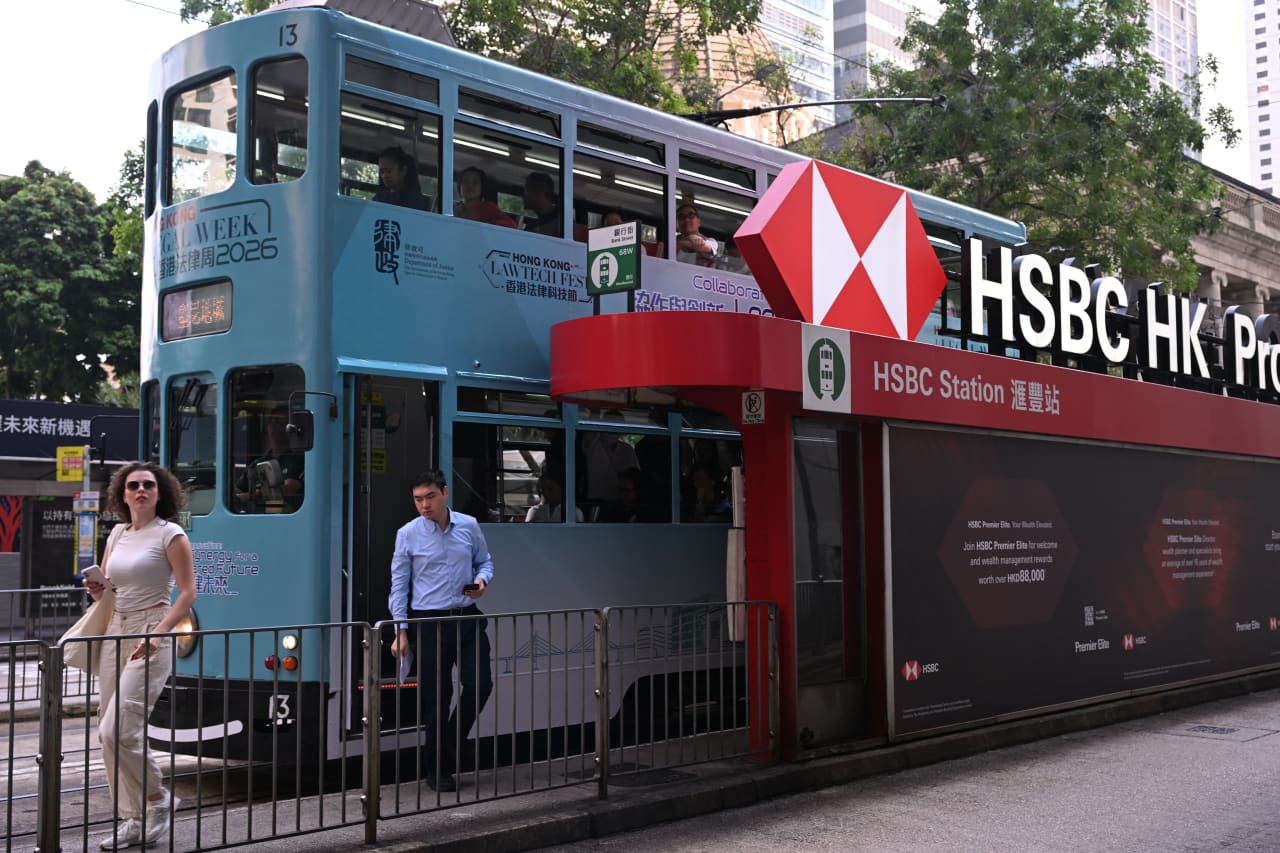Customers are chasing higher-rate products, and that’s bad news for banks like HSBC — Los Angeles Business news