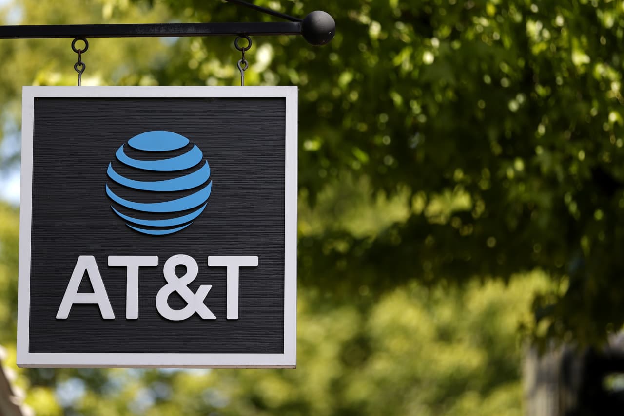 AT&T shrugs off SpaceX fears with its own large haul of new internet subscribers — MarketWatch, Los Angeles Business news