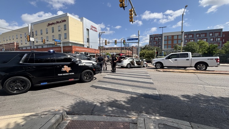 Texas DPS releases video of stolen car chase ending with four-vehicle downtown San Antonio crash — KENS 5 (San Antonio), Los Angeles Business news